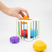 Load image into Gallery viewer, Shape Sorting for Babies